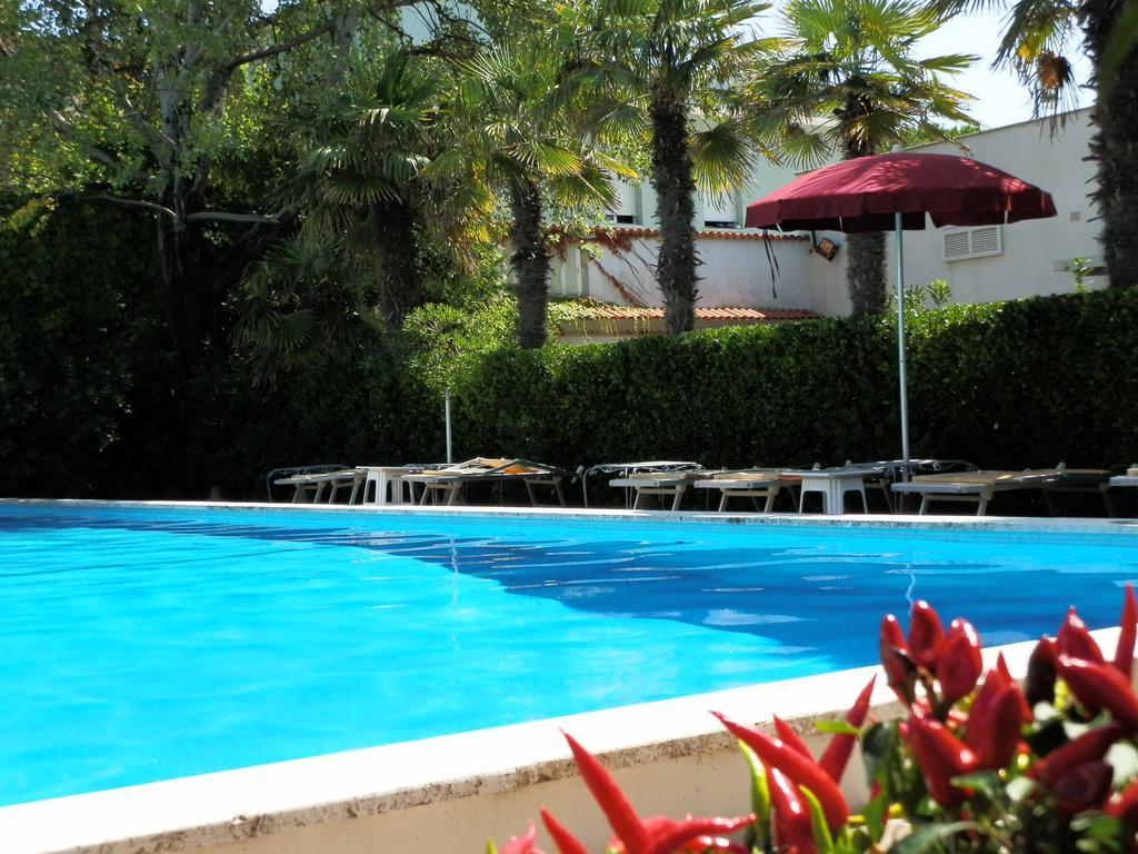 Hotel Nautic B&B Bellaria-Igea Marina Buitenkant foto