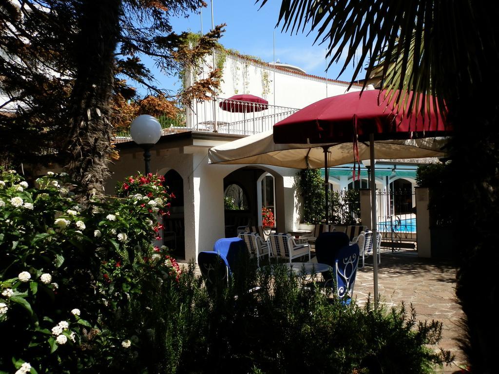 Hotel Nautic B&B Bellaria-Igea Marina Buitenkant foto