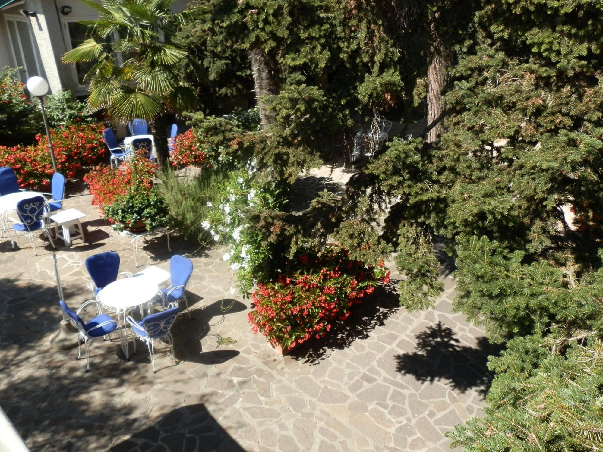 Hotel Nautic B&B Bellaria-Igea Marina Buitenkant foto