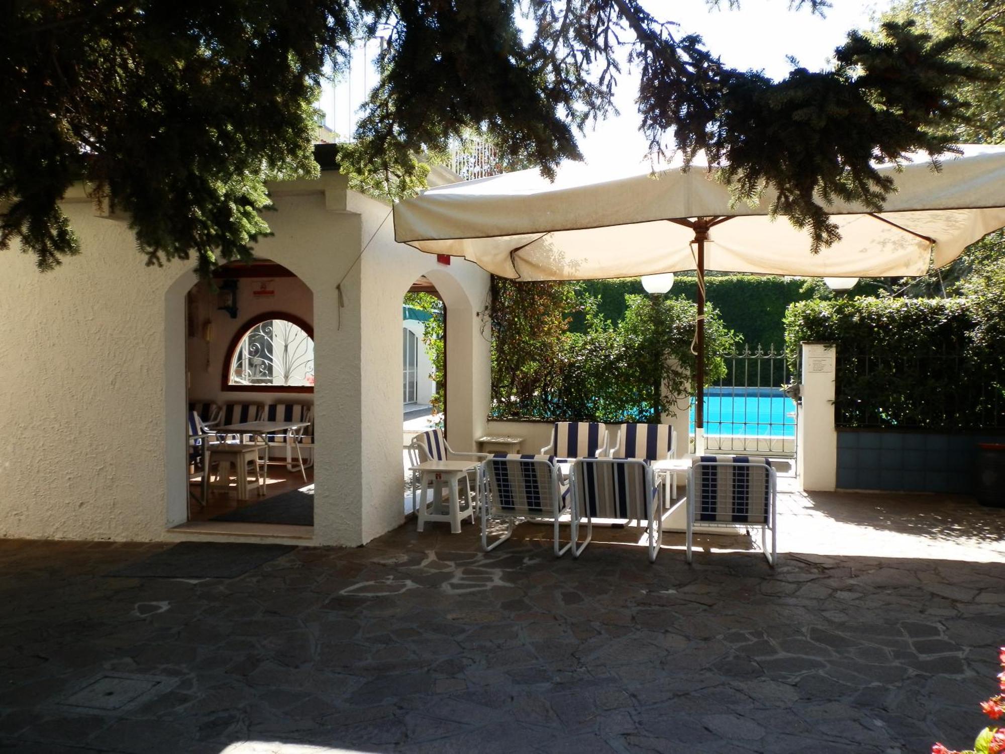Hotel Nautic B&B Bellaria-Igea Marina Buitenkant foto