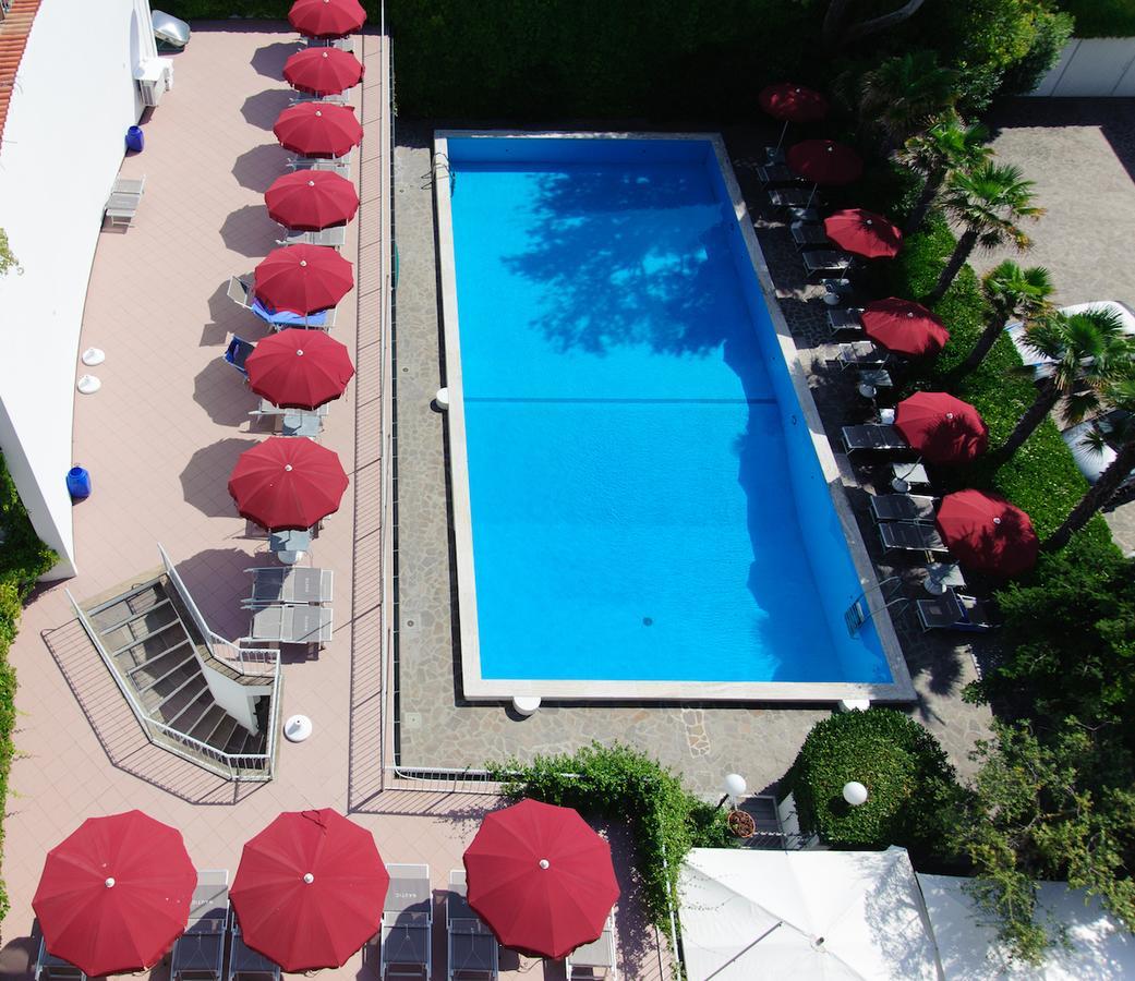 Hotel Nautic B&B Bellaria-Igea Marina Buitenkant foto