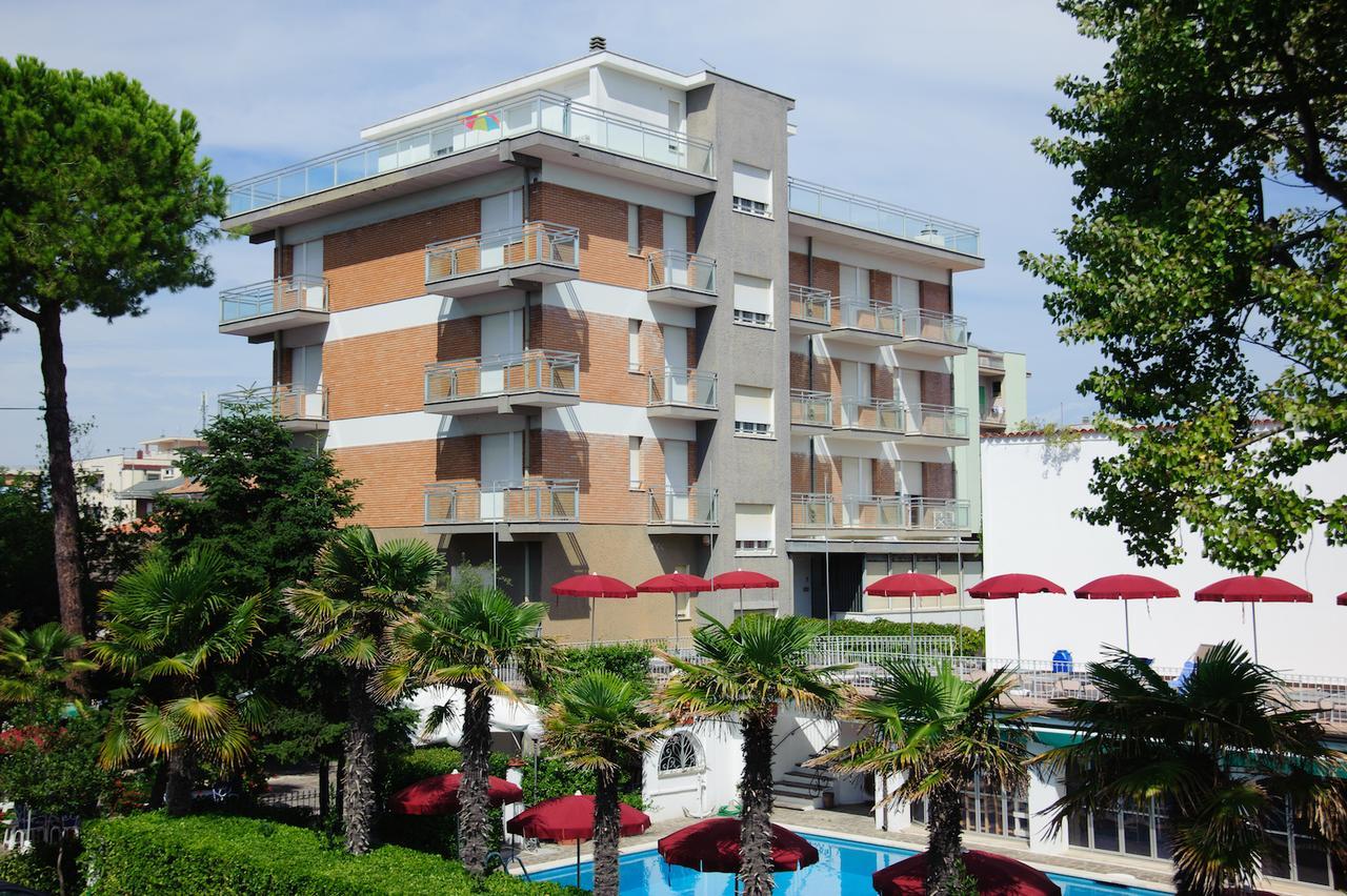 Hotel Nautic B&B Bellaria-Igea Marina Buitenkant foto