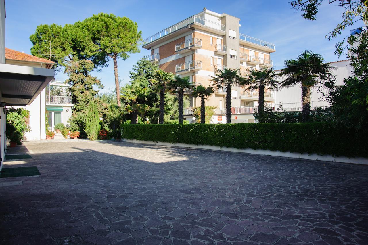 Hotel Nautic B&B Bellaria-Igea Marina Buitenkant foto
