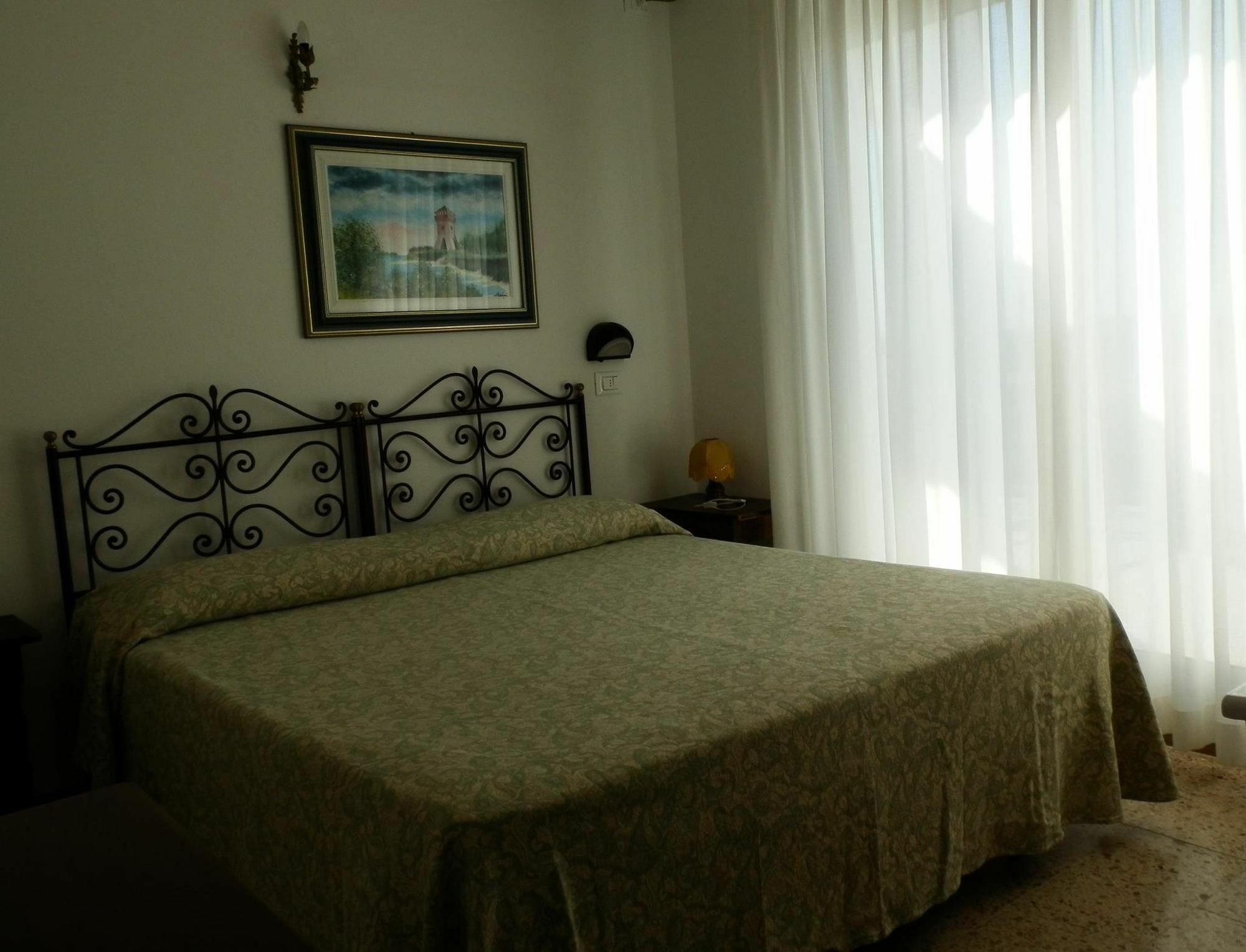 Hotel Nautic B&B Bellaria-Igea Marina Buitenkant foto
